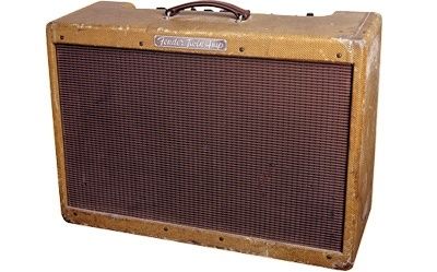 Klassischer, abgenutzter Gitarrenverstärker mit brauner Frontbespannung